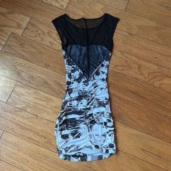 Top - Picture 2 of 2